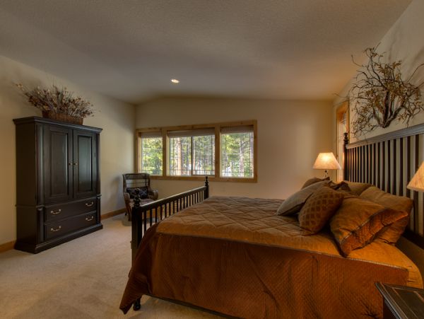 Beautiful Upscale Luxury Cabin with Hot Tub in Lake Tahoe