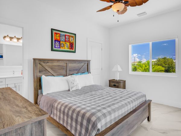 Fabulous 4 Bedroom Vacation Home in Marathon