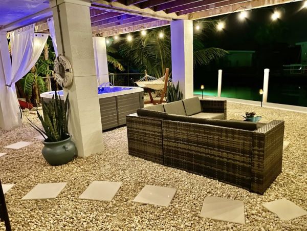 Stunning Vacation Home in Marathon with Boat Dock