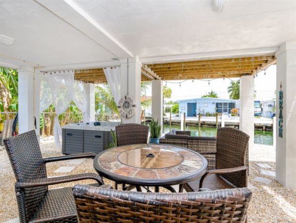 Stunning Vacation Home in Marathon with Boat Dock