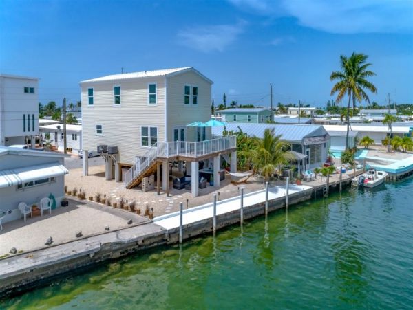 Stunning Vacation Home in Marathon with Boat Dock