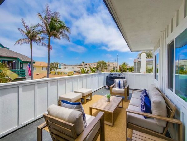 South Mission Beach Condo Steps to beach