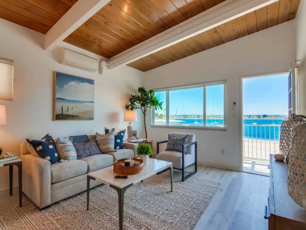 Mission Beach Vacation Rental - Mission Bay Waterfront Condo with Deck