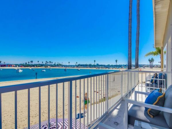 Mission Beach Vacation Rental - Mission Bay Waterfront Condo with Deck