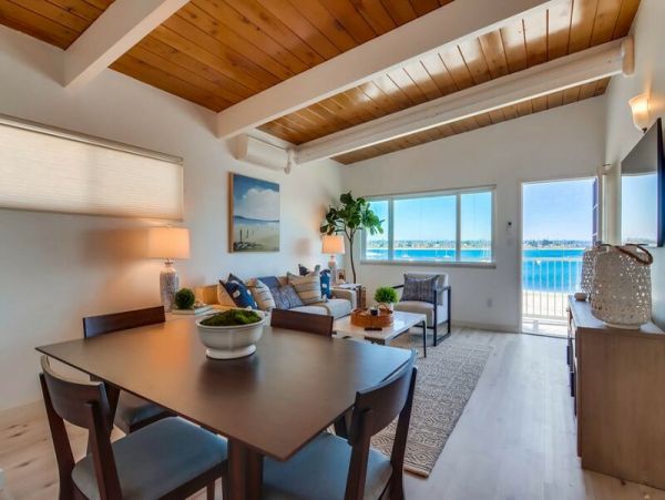 Mission Beach Vacation Rental - Mission Bay Waterfront Condo with Deck