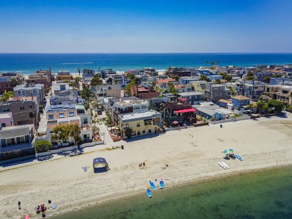 Mission Beach Vacation Rental North Mission Beach Multi-Unit Home