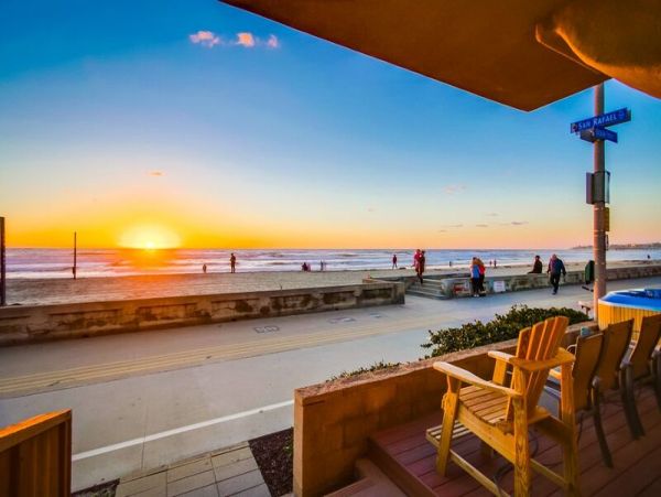Beachfront Two Luxurious Townhouses in Mission Beach