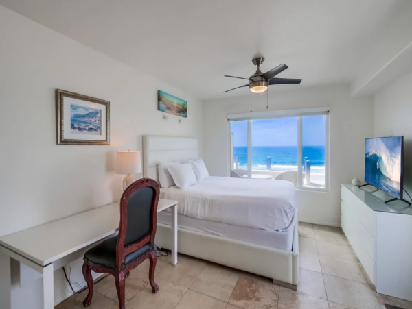 Beachfront Two Luxurious Townhouses in Mission Beach