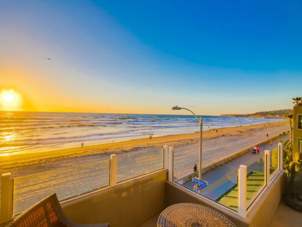 Beachfront Two Luxurious Townhouses in Mission Beach