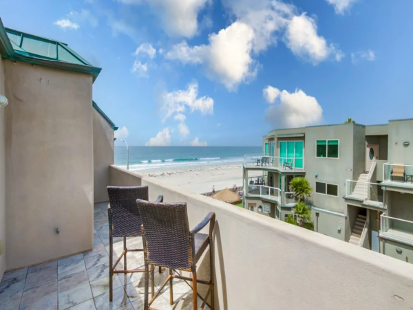 Beachfront Two Luxurious Townhouses in Mission Beach