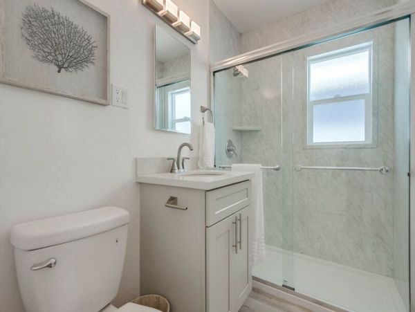 Bayfront Charming Vacation Rental in Mission Beach Sleeps 6