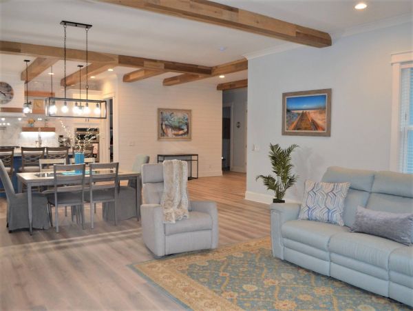 9 Bedroom Vacation Pool Home in Hilton Head Sleeps 22 Guests