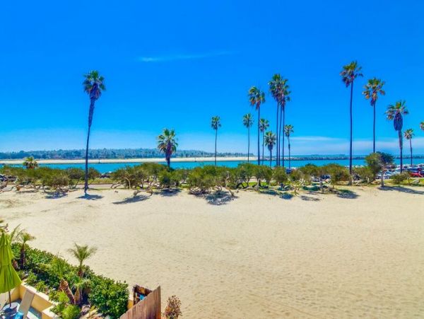 Mission Beach Oceanfront Vacation Rental Sleeps 6 Guests