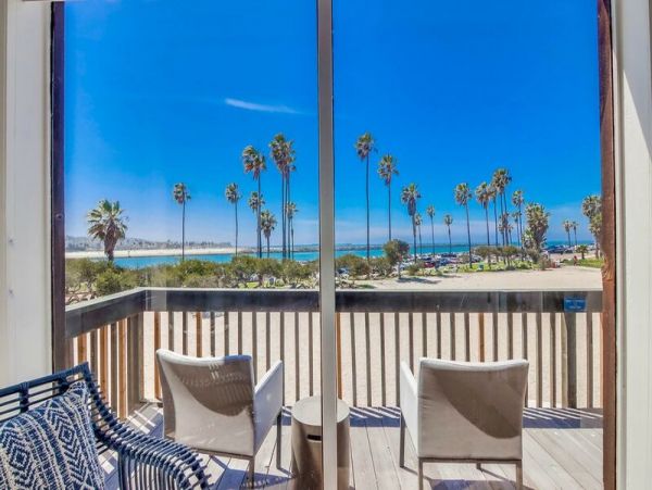 Mission Beach Oceanfront Vacation Rental Sleeps 6 Guests