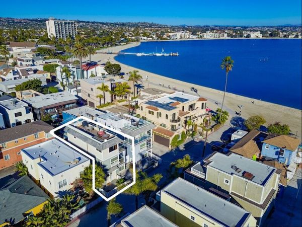 San Diego 3 Bedroom Vacation Home Steps to Bay & Ocean