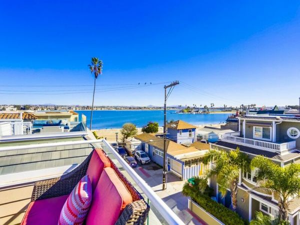 San Diego 3 Bedroom Vacation Home Steps to Bay & Ocean