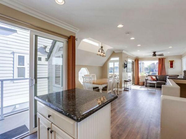 San Diego 3 Bedroom Vacation Home Steps to Bay & Ocean