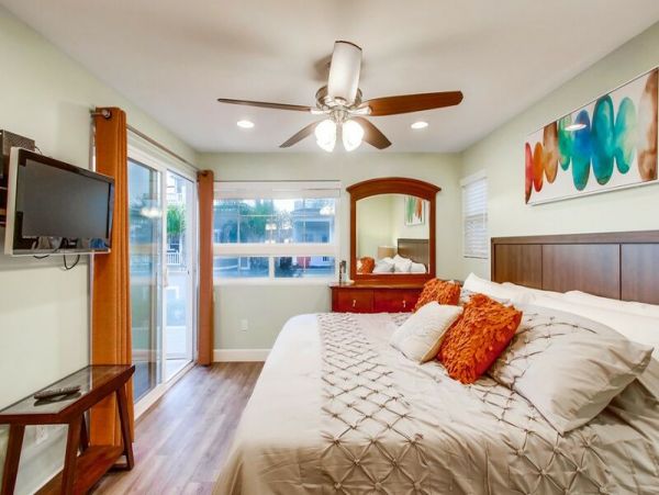 San Diego 3 Bedroom Vacation Home Steps to Bay & Ocean