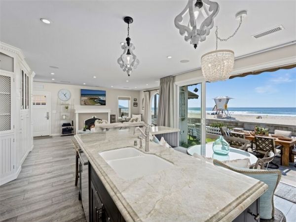 Stunning Ocean Front 2 Villas Total 10 Bedrooms Sleeps 25