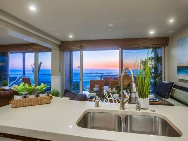 Beachfront Vacation Rental with 8 Bedrooms & Amazing Views