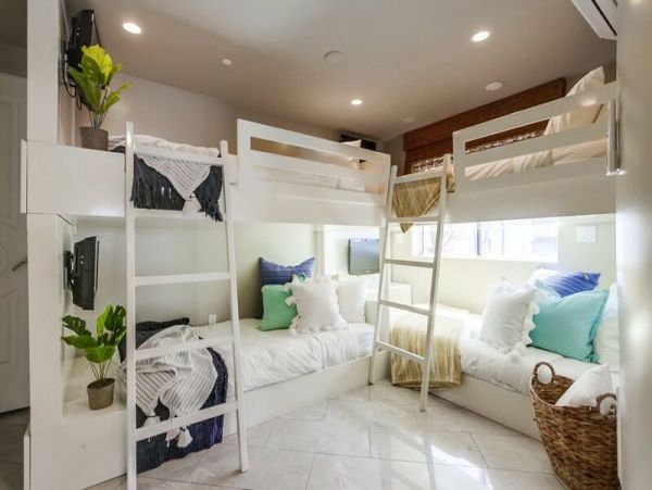 Beachfront Vacation Rental with 8 Bedrooms & Amazing Views