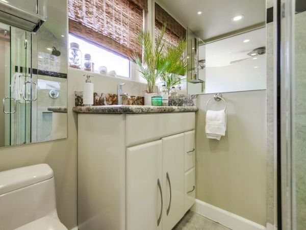 Beachfront Vacation Rental with 8 Bedrooms & Amazing Views