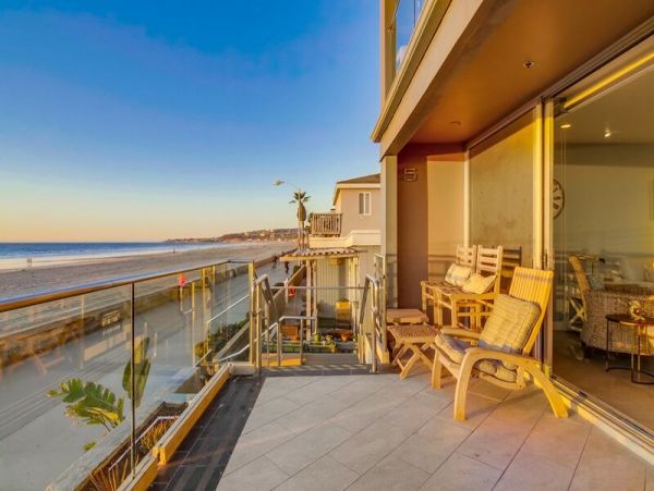 Beachfront Vacation Rental with 8 Bedrooms & Amazing Views