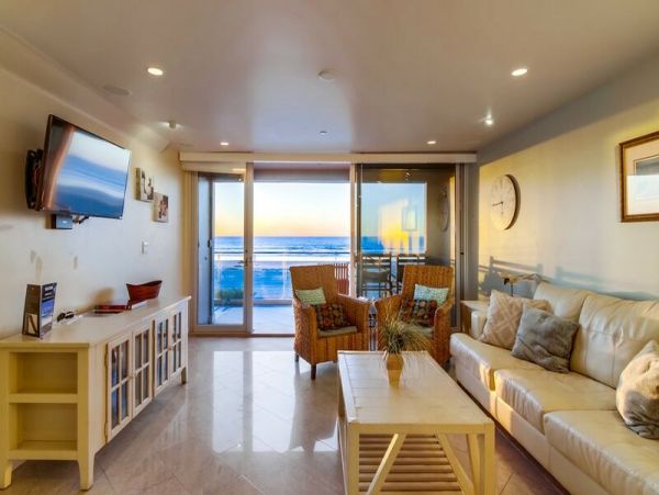 Beachfront Vacation Rental with 8 Bedrooms & Amazing Views