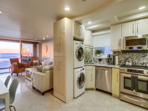 Beachfront Vacation Rental with 8 Bedrooms & Amazing Views