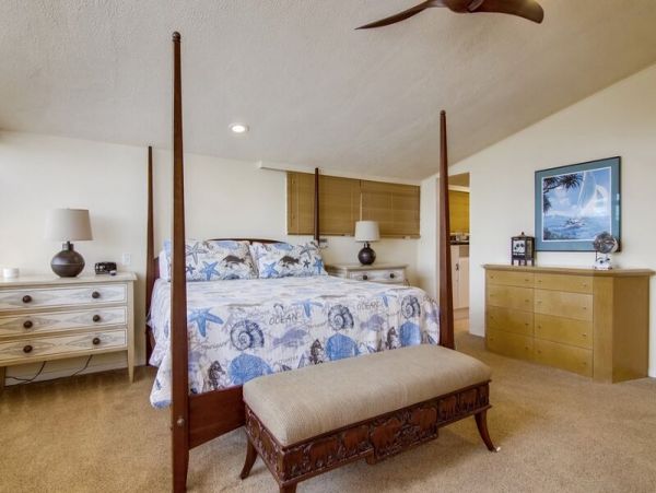 Waterfront Estate with 5 Bedrooms Sleeps 15 Guests