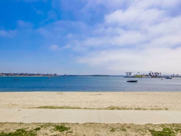 Waterfront Estate with 5 Bedrooms Sleeps 15 Guests