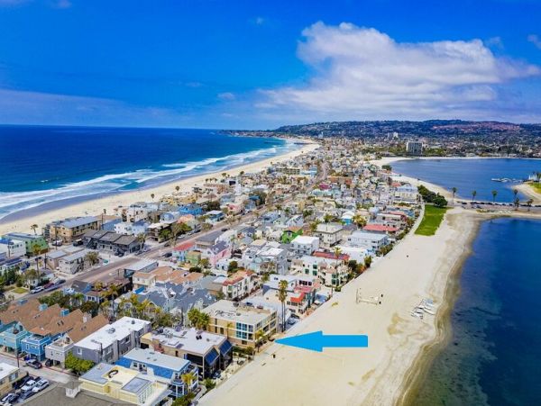 Mission Beach Corner Townhome Great Bay & Downtown Views