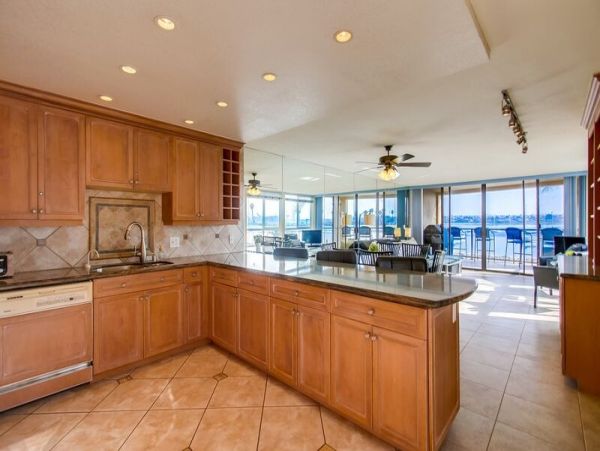 Mission Beach Corner Townhome Great Bay & Downtown Views