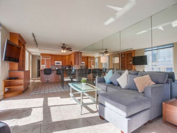 Mission Beach Corner Townhome Great Bay & Downtown Views