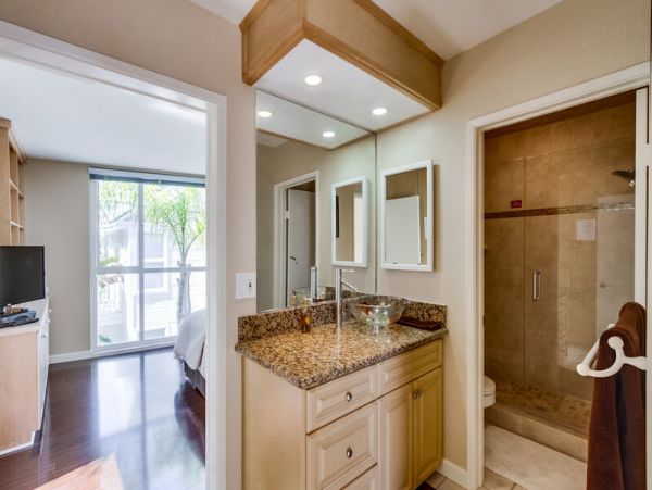 Mission Beach Corner Townhome Great Bay & Downtown Views
