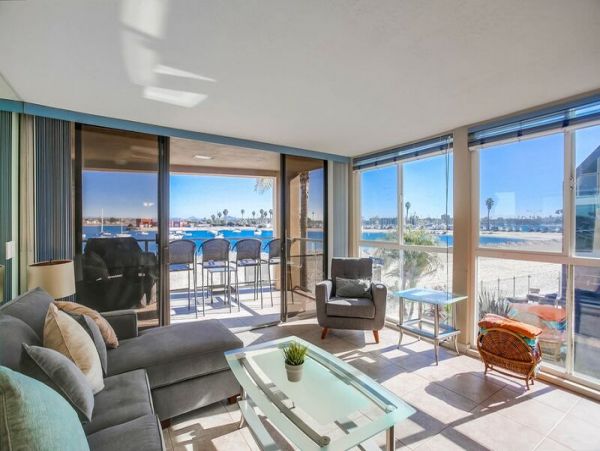 Bay Front Luxury Mission Beach Condo
