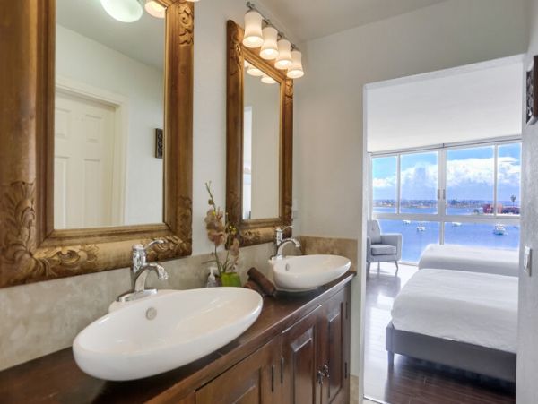 Bay Front Luxury Mission Beach Condo