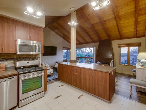 La Jolla Condo 998770