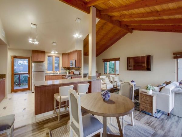 La Jolla Condo 998771