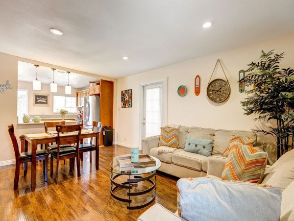 Anaheim Home 998774