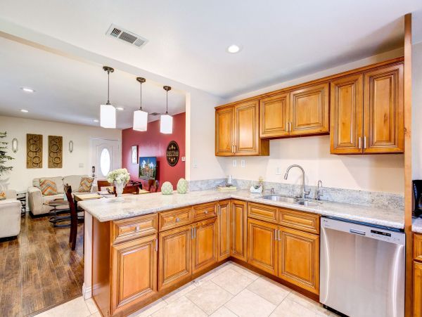 Anaheim Home 998774