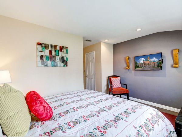 Anaheim Home 998774