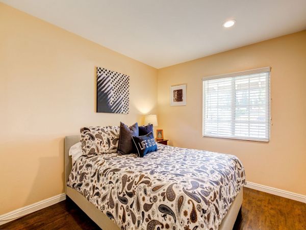 Anaheim Home 998774