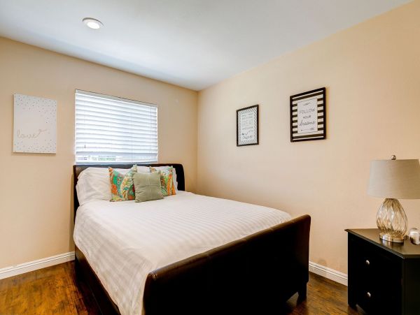 Anaheim Home 998774