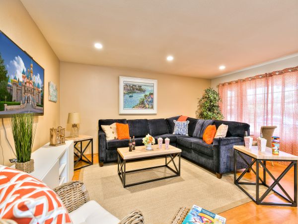 Anaheim Home 998776