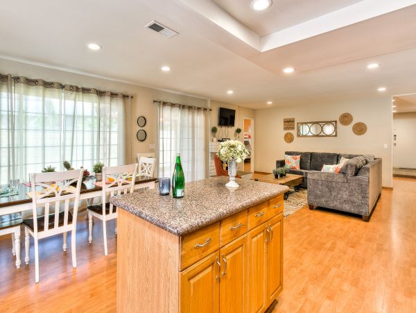 Anaheim Home 998776
