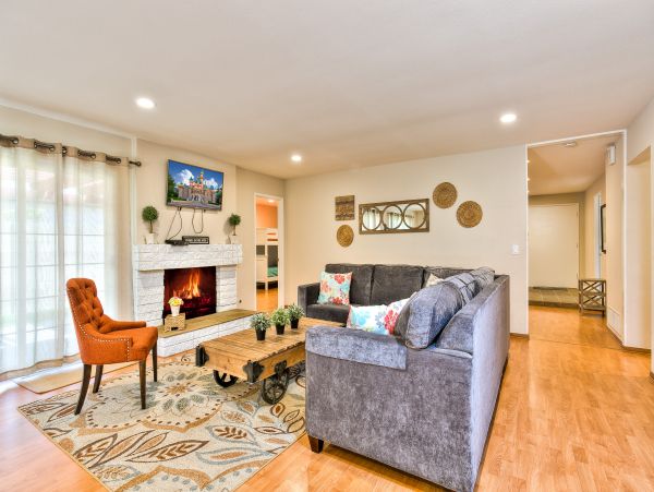 Anaheim Home 998776