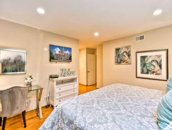 Anaheim Home 998776