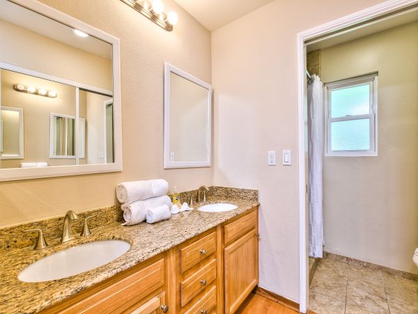 Anaheim Home 998776