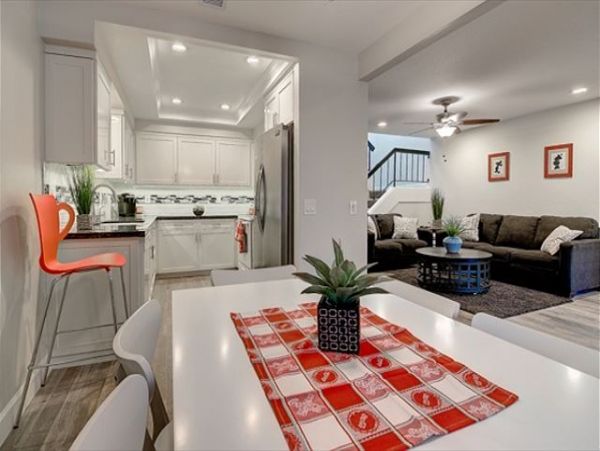 Anaheim Condo 998779